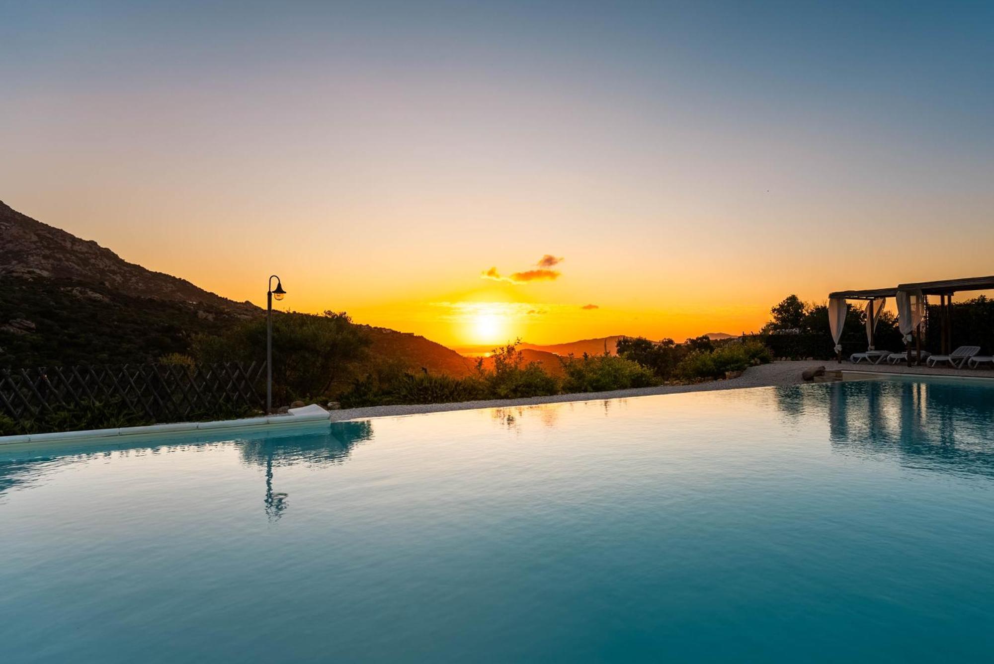 Casagliana Suite Resort Olbia Extérieur photo